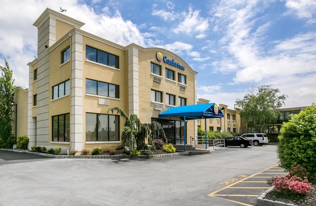 Comfort Inn Edgewater on Hudson River