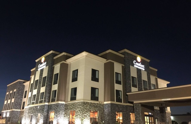 Comfort Inn & Suites Moore - Oklahoma City