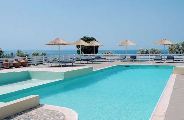 Comfort Meets Convenience – Studio Stay with Shared Pool Delight