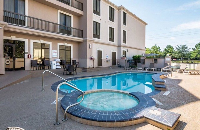 Comfort Suites Houston West at Clay Road