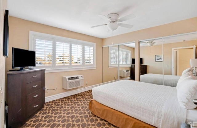 Comfortable 1BR Suite | Kitchen | Outdoor Pool | Free Parking | BBQ Area
