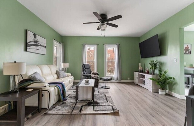 Comfortable 2 bedroom king suite/n