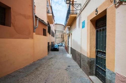 Comfortable Apartment in Plasencia, 75 m² with Balcony