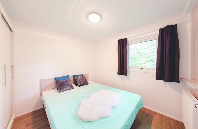 Comfortable chalet, in a holiday park, with dishwasher on the edge of the forest
