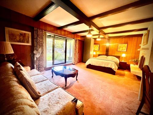 Comfortable private room near UBC-B