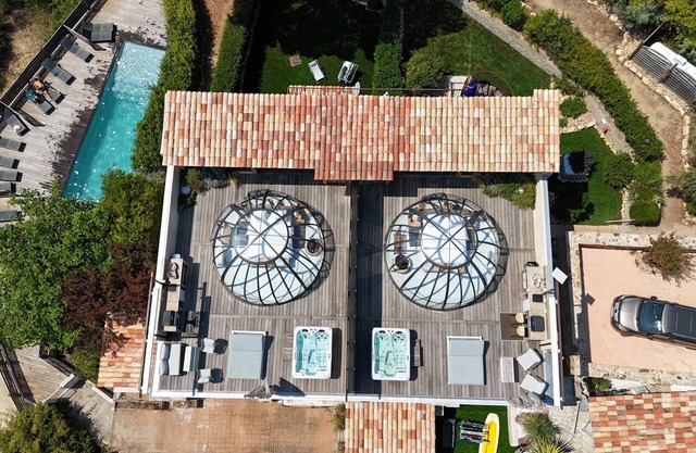 Comfortable sea-view dome 300m from the beach