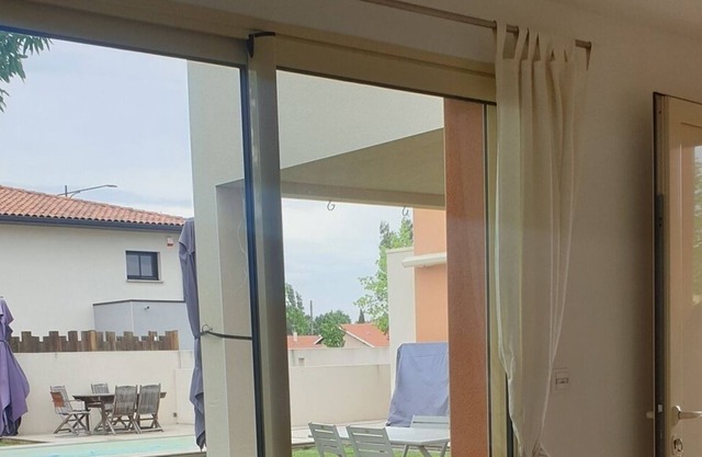 Comfortable self-contained studio in garden