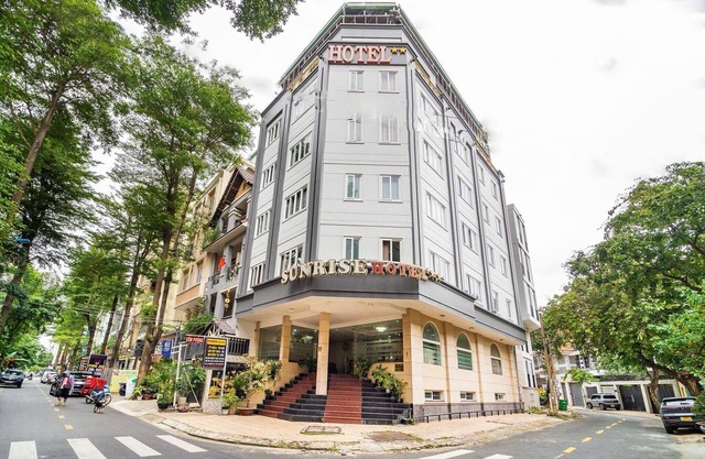 Comfortable Suite Experience at Sunrise Trung Son