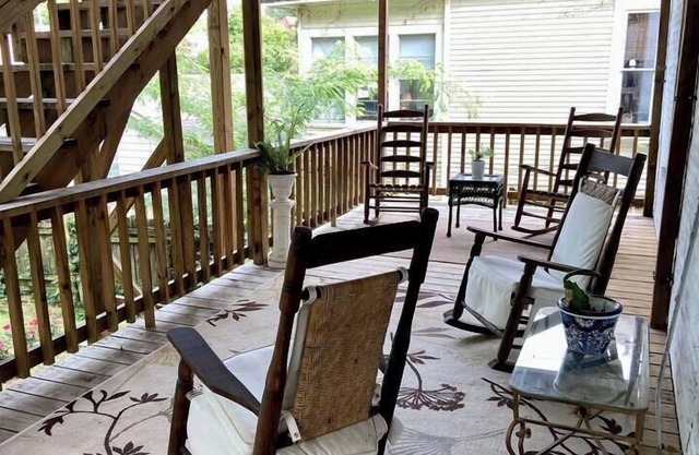 Comfy 1 BR unit across from Belhaven Town Center