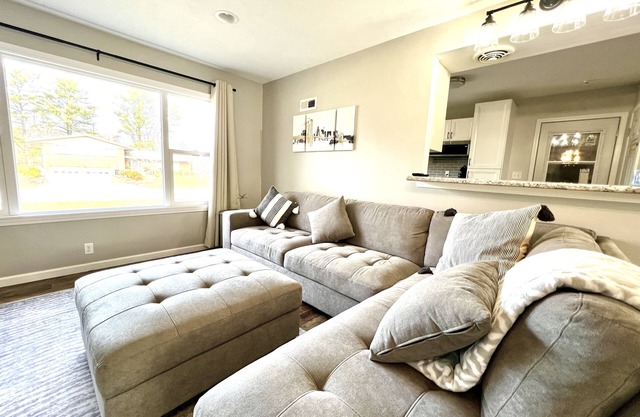 Comfy 3Bd House with Arcade, Ping Pong, Fire Pit, Walk to Purdue, Golf, Sports!