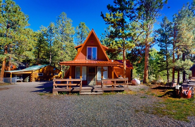 Comfy Cabin w/Mountain Views/Free WiFi/Firepit/Washer/Dryer - Near Wolf Creek