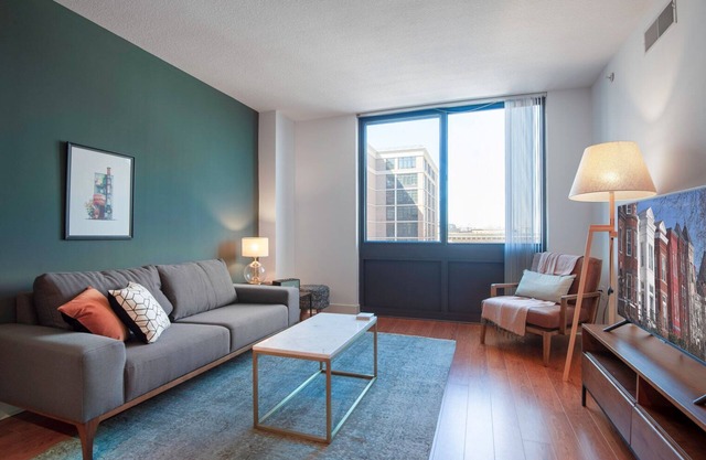 Comfy Mt. Vernon 1BR w/Gym, Doorman, close to metro, by Blueground