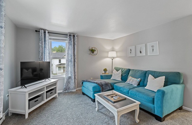 Comfy Nook- 2Bed w/WiFi, 20 Minutes from Wisconsin Dells