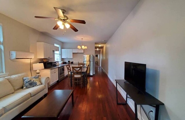 Comfy St Claude 2 Bedroom