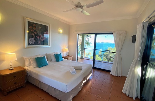 COMPASS PT 5 - HAMILTON ISLAND - GREAT BARRIER REEF - WHITSUNDAYS - WHITEHAVEN