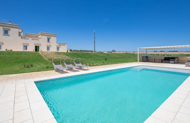 Completely renovated farmhouse with large garden and private pool in the countryside of Lizzanello,
