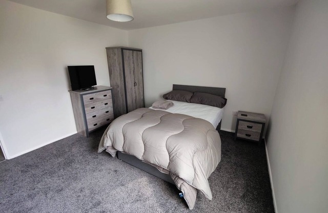 Completely Renovated House with 4 Double Beds