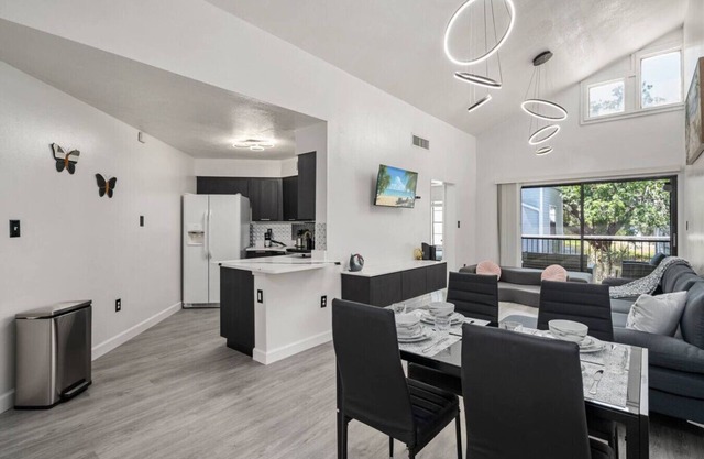 Condo w/Pool + Gym + Golf + Jacuzzi + Game Areas!