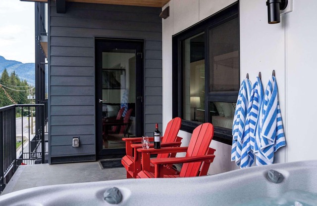 Condo with Hot Tub - The Grizzly Basin