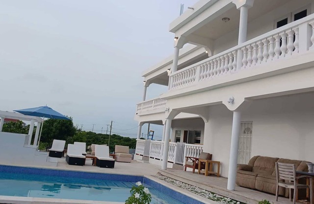 Condo with sea view (unit 2)