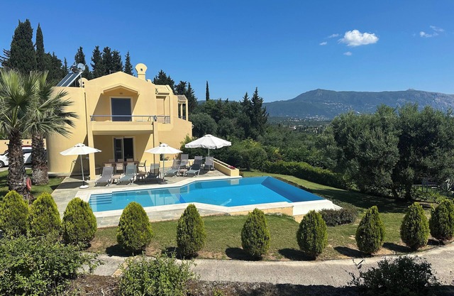 Contemporary & Modern 4 Bedroom Villa | GOUVIA