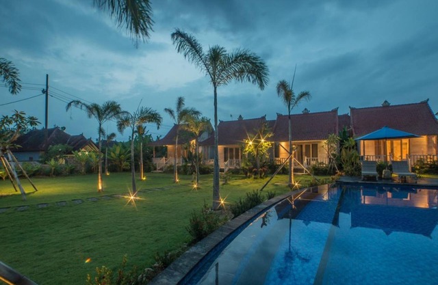 Contemporary Teak Cottage in Lembongan, Walk Distance to Beach