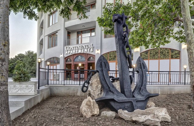 Continental Apartments are located a 7-minute walk from Golden Sands Centre