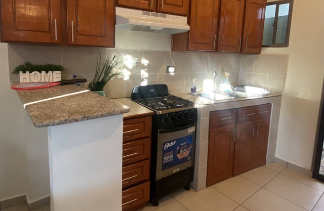 Convenient and spacious privet property 2 b 2 bth. Near the mall.