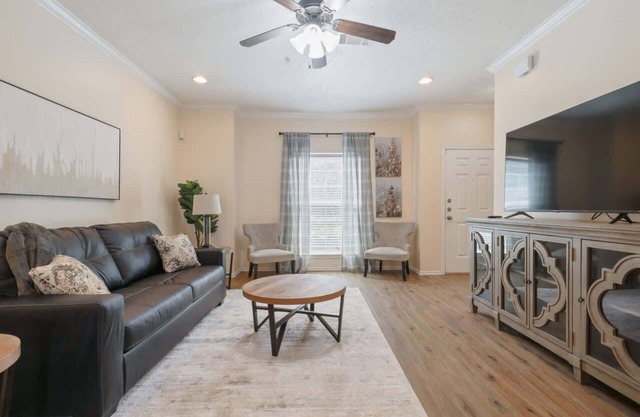 Convenient Condo - 2BR 2 BA - Walk to Tech