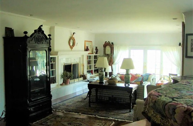 Convenient Whispering Pines Estate Panoramic Viewsnn