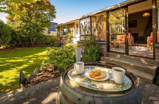 Copper Trout Cottage - Te Anau Bach