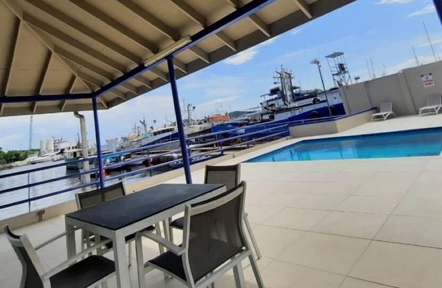 Coral Cove Marina Hotel