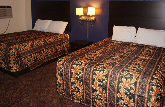 Coratel Inn & Suites By Jasper Waite Park - 2 Queen Bed accessible Non-Smoking