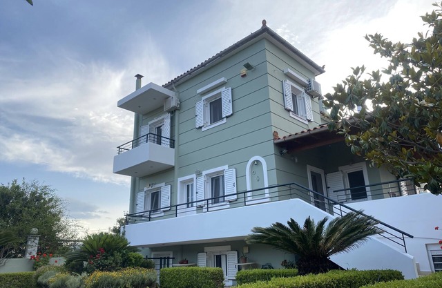 Corinthian Green Villa