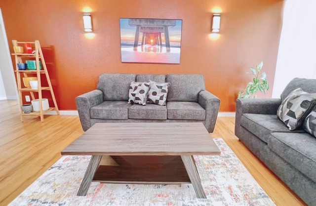 Corner unit with ocean front view ! !