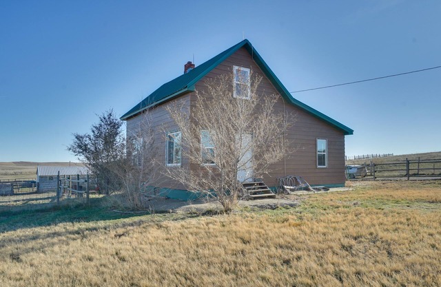 ‘Corral Creek Cow Camp:’ Pet-Friendly Circle Cabin