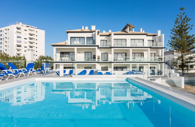 Correeira Luxury Residence T2 C- Albufeira, Pools, Wifi, Bbq, Beach