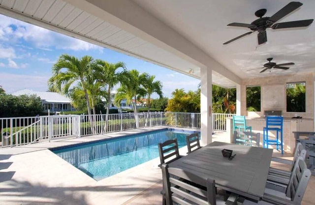 Costal Elegance Meets Island Luxury