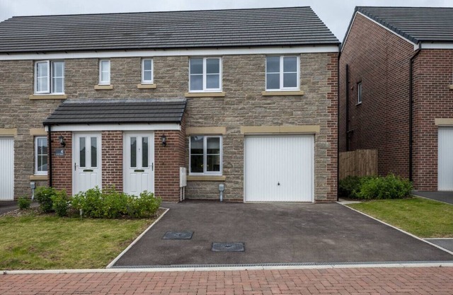 Cosy 3 Bed Near Beaches, Cardiff and Brecon Beacons