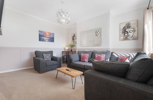 Cosy 3BR in Coronation Terrace