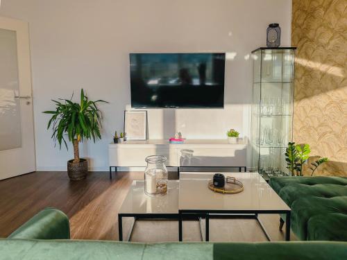 Cosy 4 room apartment - AC - free parking - balcony - workspace