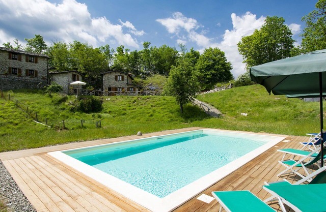 Cosy apartment in villa for 6 people with WIFI, pool, TV, patio and pets allowed