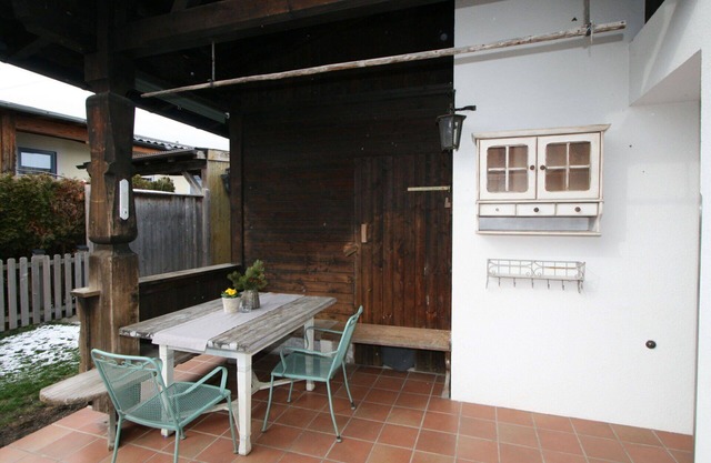 Cosy apartment for 5 guests with WIFI, TV and terrace