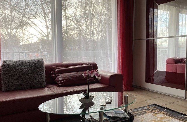 Cosy apartment, Smart TV WLAN, Eutelsat & Astra satellites, many parking spaces, A66 & A3