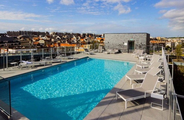 Cosy apartment for 4 people with WIFI, pool, TV and balcony