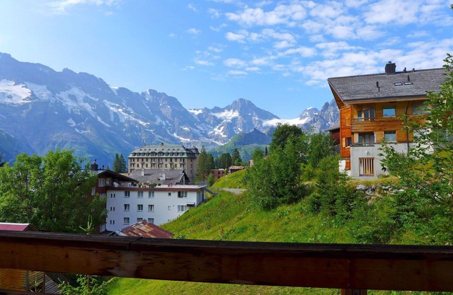 Cosy apartment for 10 guests with WIFI, TV and balcony
