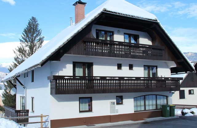 Cosy apartment for 2 people with WIFI, TV, pets allowed and panoramic view