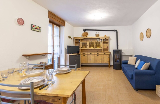 Cosy apartment for 4 people with TV, terrace and parking