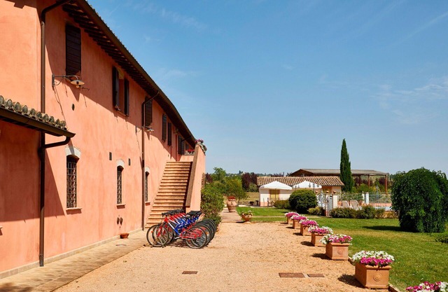 Cosy apartment for 4 people with pool, WIFI, TV and pets allowed, close to Spoleto