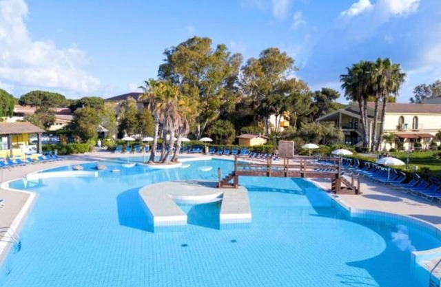 Cosy apartment for 4 people with pool, A/C, WIFI, TV and pets allowed